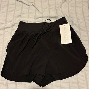 Women’s Athleta Black Glide Perforated Run Short XXS